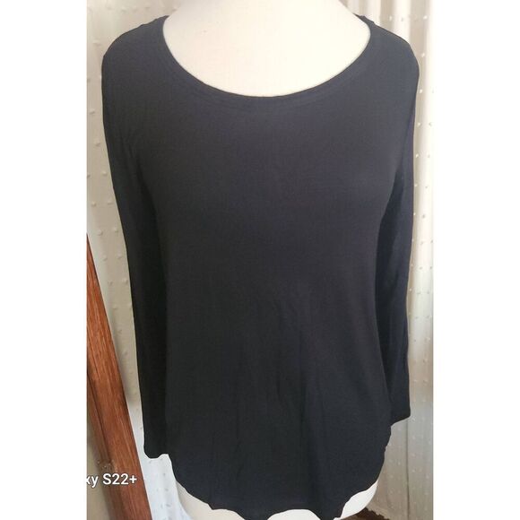E59 Maurices 24/7 minimalist long-sleeved black t-shirt - Picture 1 of 6